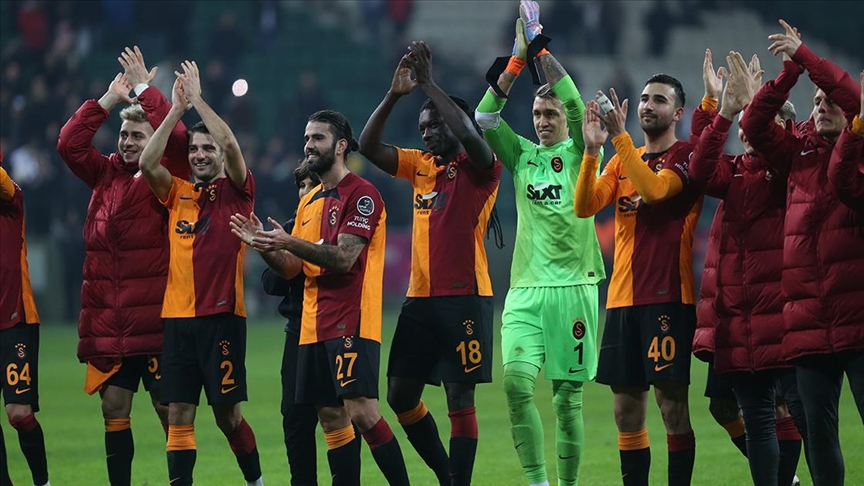 Galatasaray dolu dizgin!