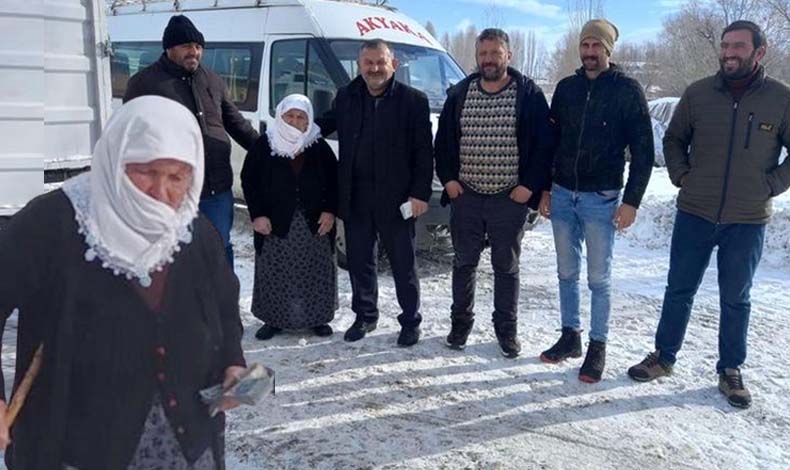 Karslı Sarıgül Nine'den insanlık güneşi