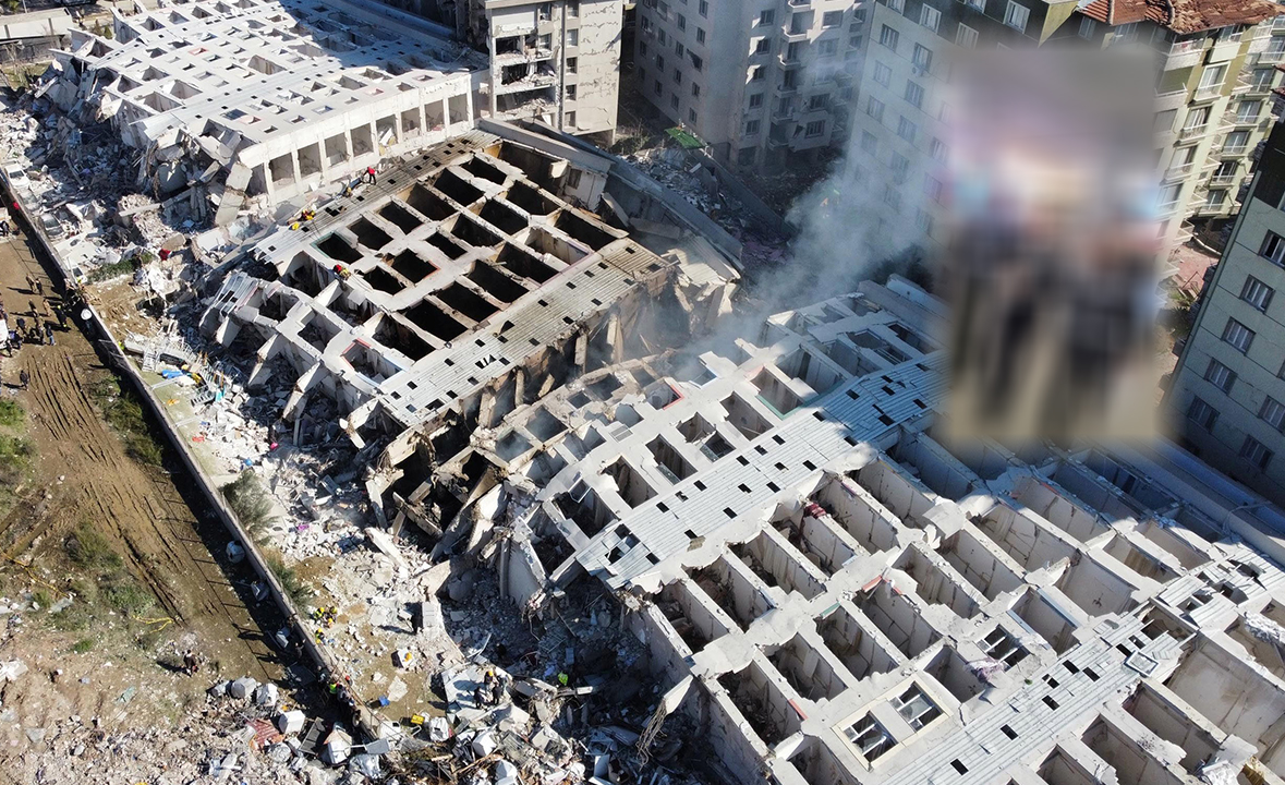 Rönesans Rezidans'ın müteahhiti yurt dışına kaçmaya çalışırken paket edildi!