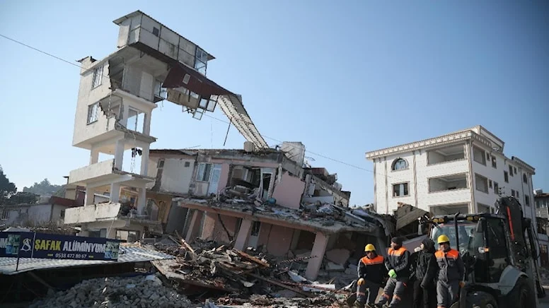 18 bin nüfuslu mahallede sağlam bina kalmadı