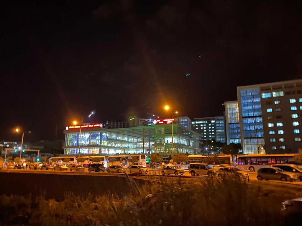 Ümit Özdağ'ın Mersin KYK Kız Yurdu'na gideceğini açıklamasının ardından, yurttaki Suriyeli'lerin tahliyesini başlattılar