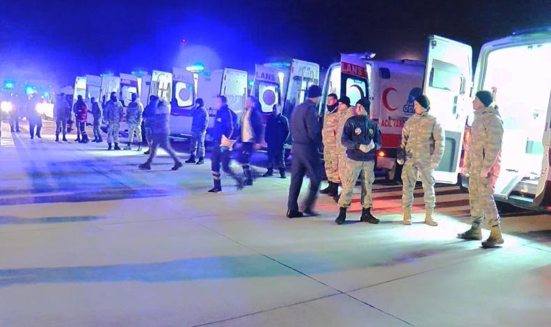 52 depremzede daha İstanbul'a getirildi