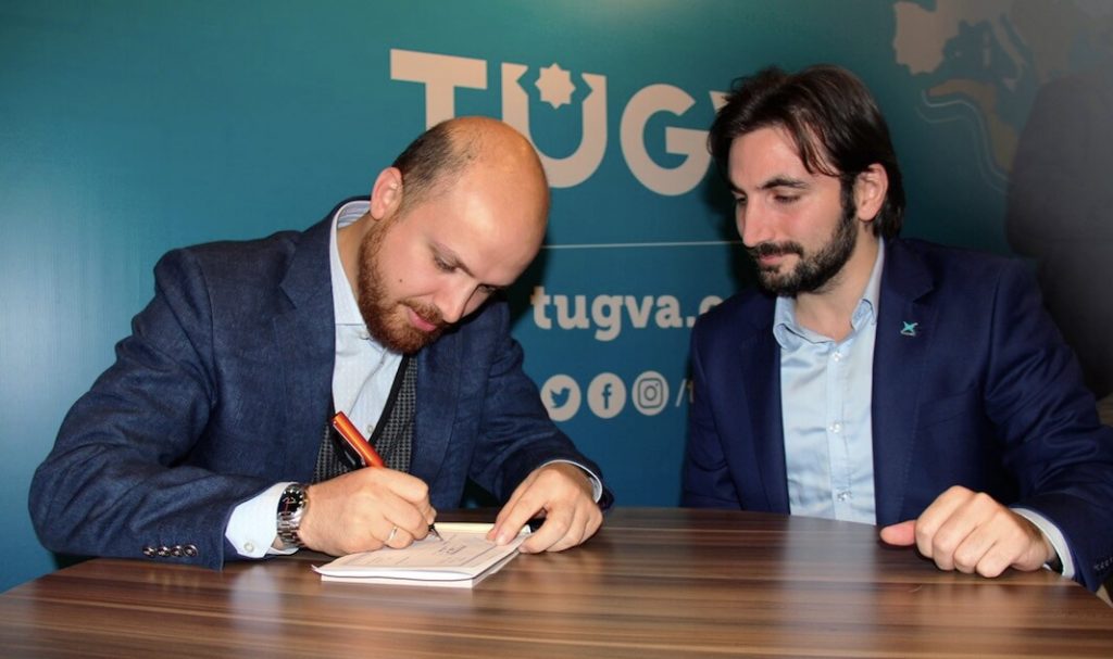 TÜGVA, elden ele 200 ml meyve suyu yardımı taşıdıkları "sözde yardım" videosunu kaldırmak zorunda kaldı