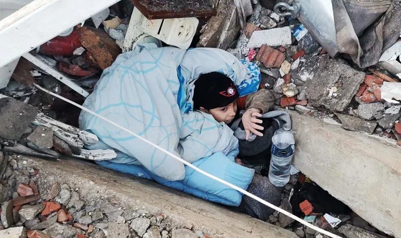 Depremi yaşayan çocuklara nasıl yaklaşılmalı?