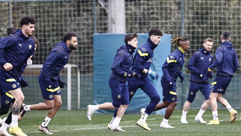Fenerbahçe'nin Kayserispor maçı kadrosu belli oldu