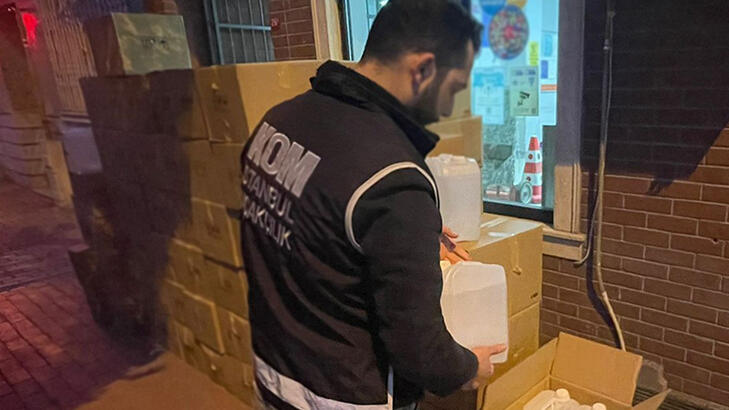 Bakırköy'de 3 ton kaçak alkol ele geçirildi