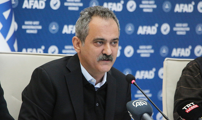 Deprem bölgesinde okullar kademeli olarak açılıyor