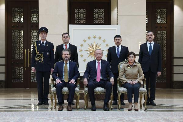 Büyükelçilerden Cumhurbaşkanı Erdoğan'a güven mektubu