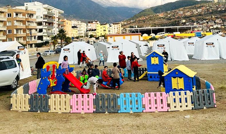Sinoplu iş insanlarından İskenderun'a örnek çadırkent