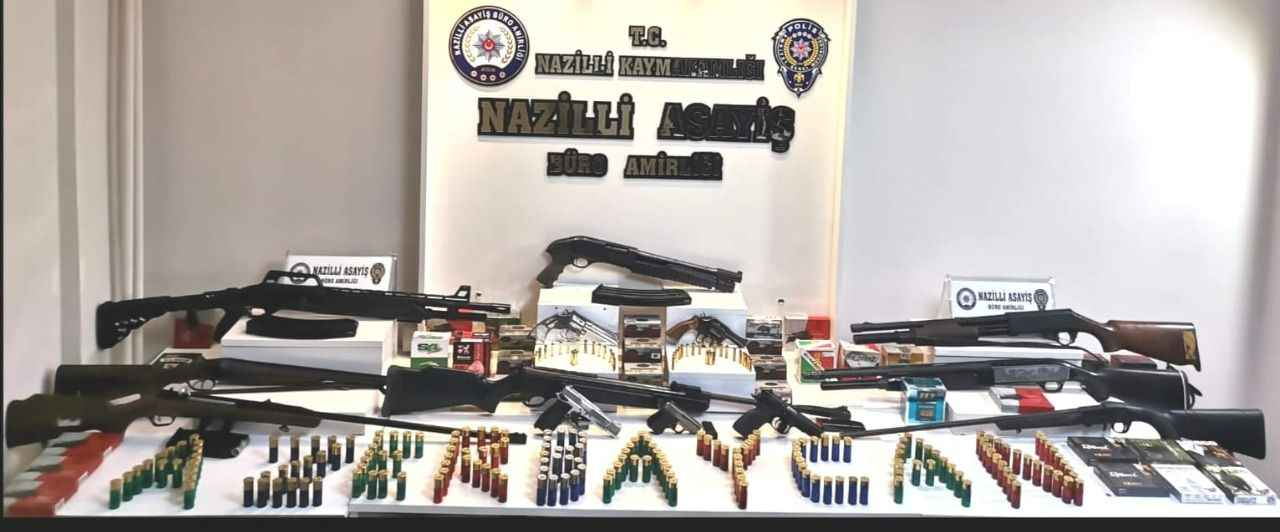 Aranan şüphelinin evinden cephanelik çıktı