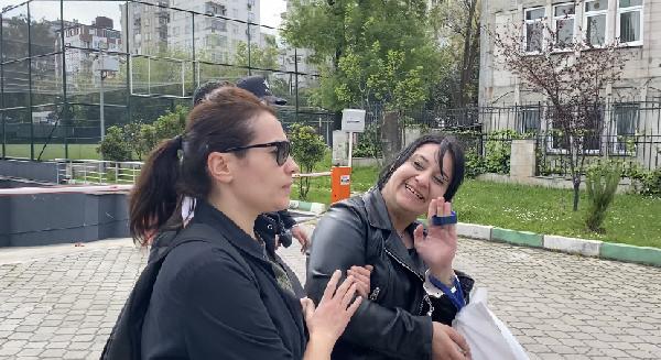 Hırsızlık şüphelisi gazetecilere gülerek el salladı