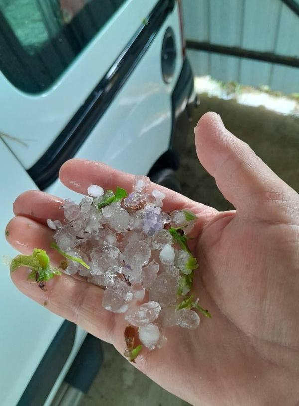 Çanakkale'de dolu ve sağanak etkili oldu