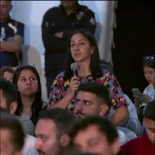 Depremzede kadın dinleyenleri ağlattı