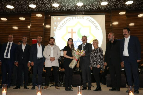 Antakya Medeniyetler Korosu 7.Konserini Van'da  verdi