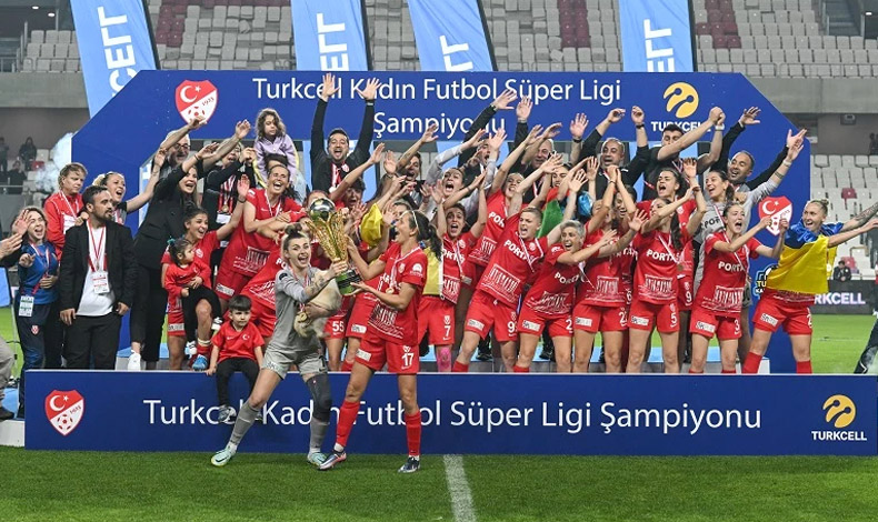 Kadınlar Futbol Ligi'nde şampiyon belli oldu