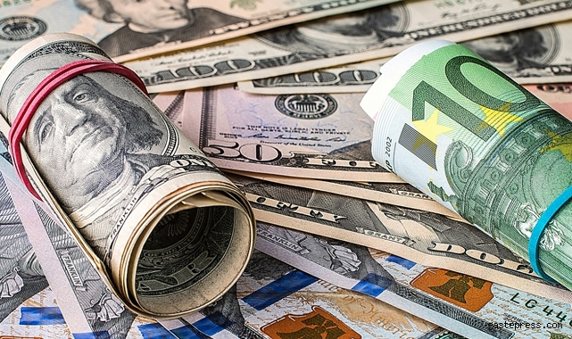 Dolar ve Euro piyasalar açılmadan yükseldi