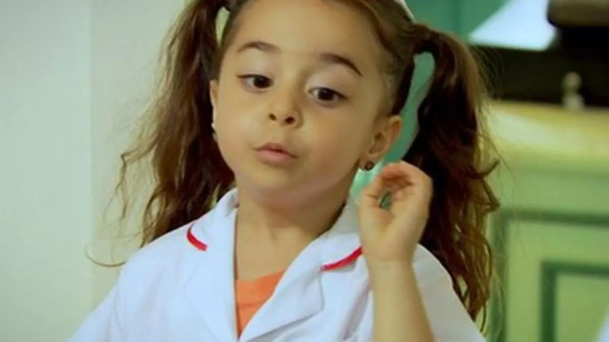 Çocuk yıldız Beren Gökyıldız’ın pozları tepki çekti