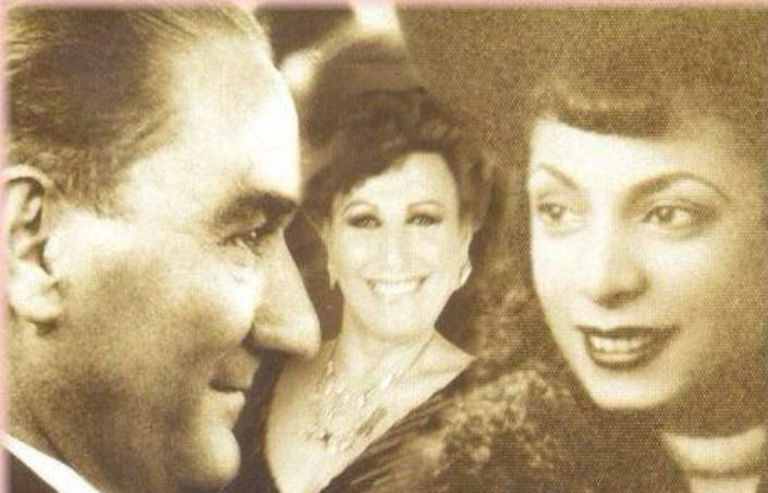 Atatürk'ün Safiye Ayla'yı perde arkasından dinlediği yalanmış