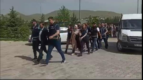 HDP’li Patnos Belediyesi eş başkanları tutuklandı