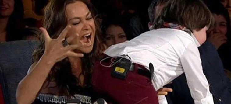 Hülya Avşar'ın poposunu ısırdığı Baha'nın son hali