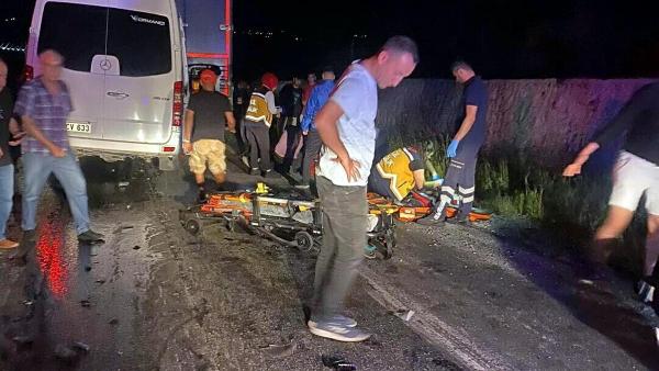 Kırkpınar Güreşçileri kaza yaptı 9 yaralı