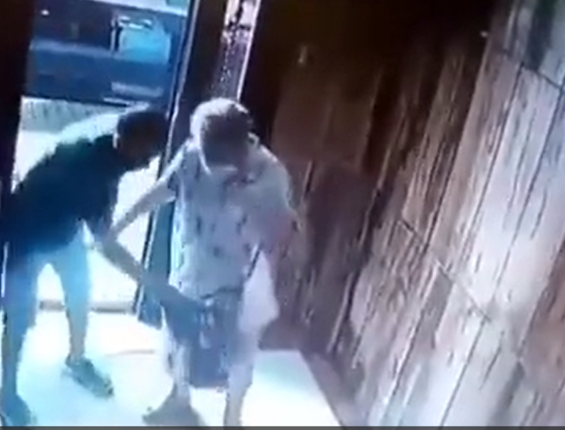 Mülteci,yaşlı kadını parasını almak için öldürdü
