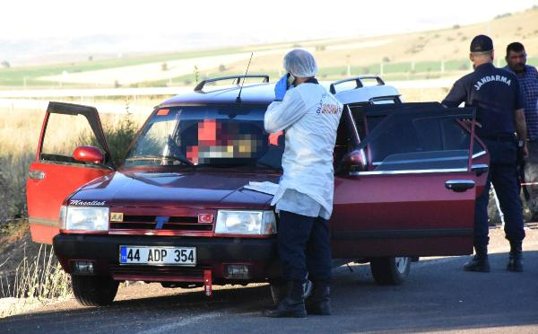 Otomobilde silahla vurulmuş kadın ve erkek cesedi bulundu