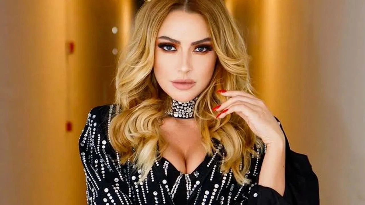 Hadise çocukluk fotoğrafını paylaştı sosyal medya yıkıldı