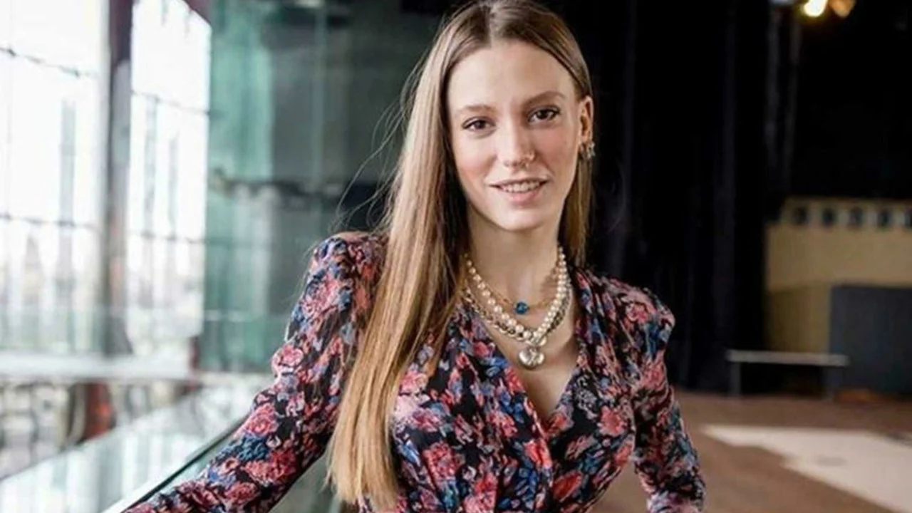 Tanju Özcan Serenay Sarıkaya'yı gazoz içmeye davet etti