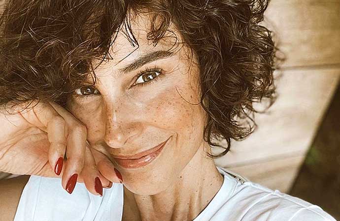 Arzum Onan’ın 4.500 TL’lik terliği için ‘emekli maaşı’ yorumu yapıldı
