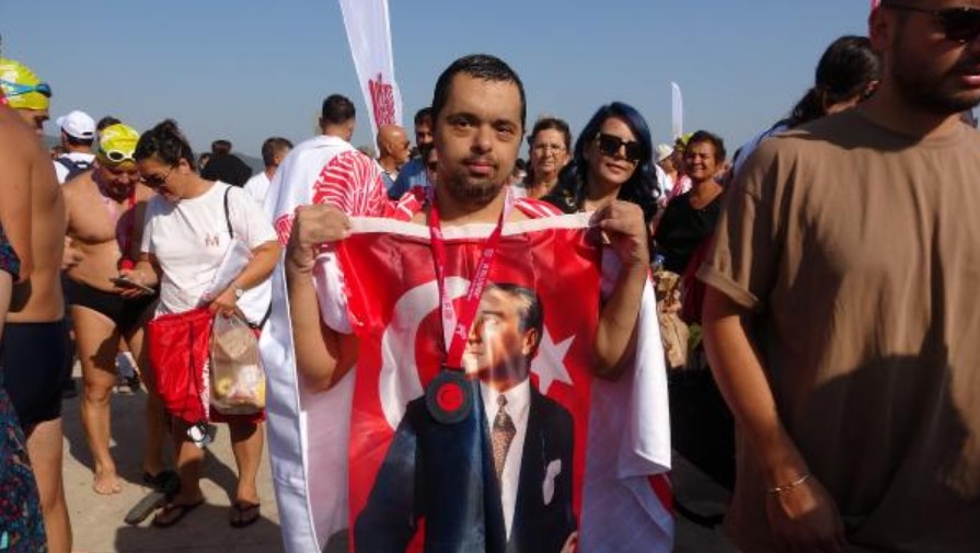 Down sendromlu milli yüzücü tarihe geçti