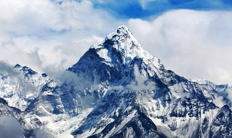Dünyanın zirvesi değişti 'Everest unvanını kaptırdı'