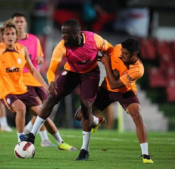 Tanguy Ndombele Galatasaray'da  ilk antrenmanını yaptı