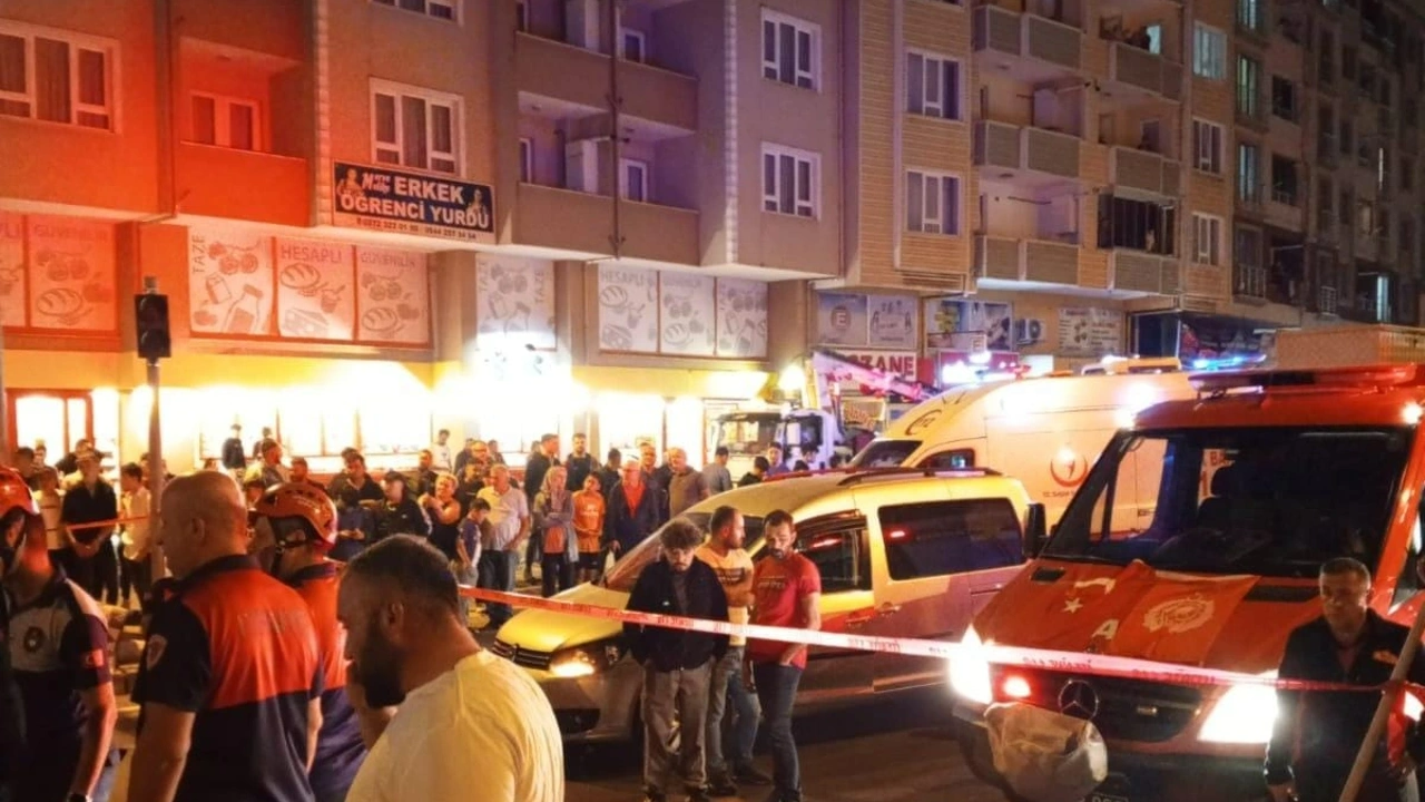 Konsere giden minibüs kaza yaptı: 7 rap şarkıcı yaralandı