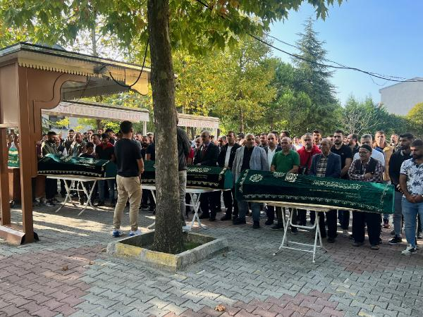 Sancaktepe'de ölü bulunan 3 kardeş toprağa verildi