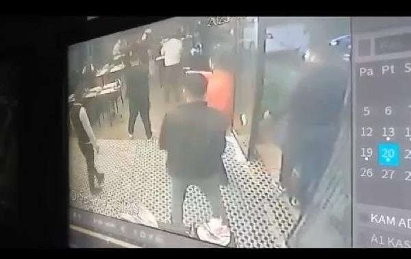 Ankara'da restorandaki gruba yapılan silahlı saldırı kamerada