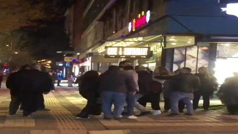 Kadınların sokaktaki kavgası kamerada