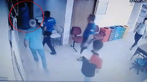 İlaç Yazmayan Doktoru Darp Etti