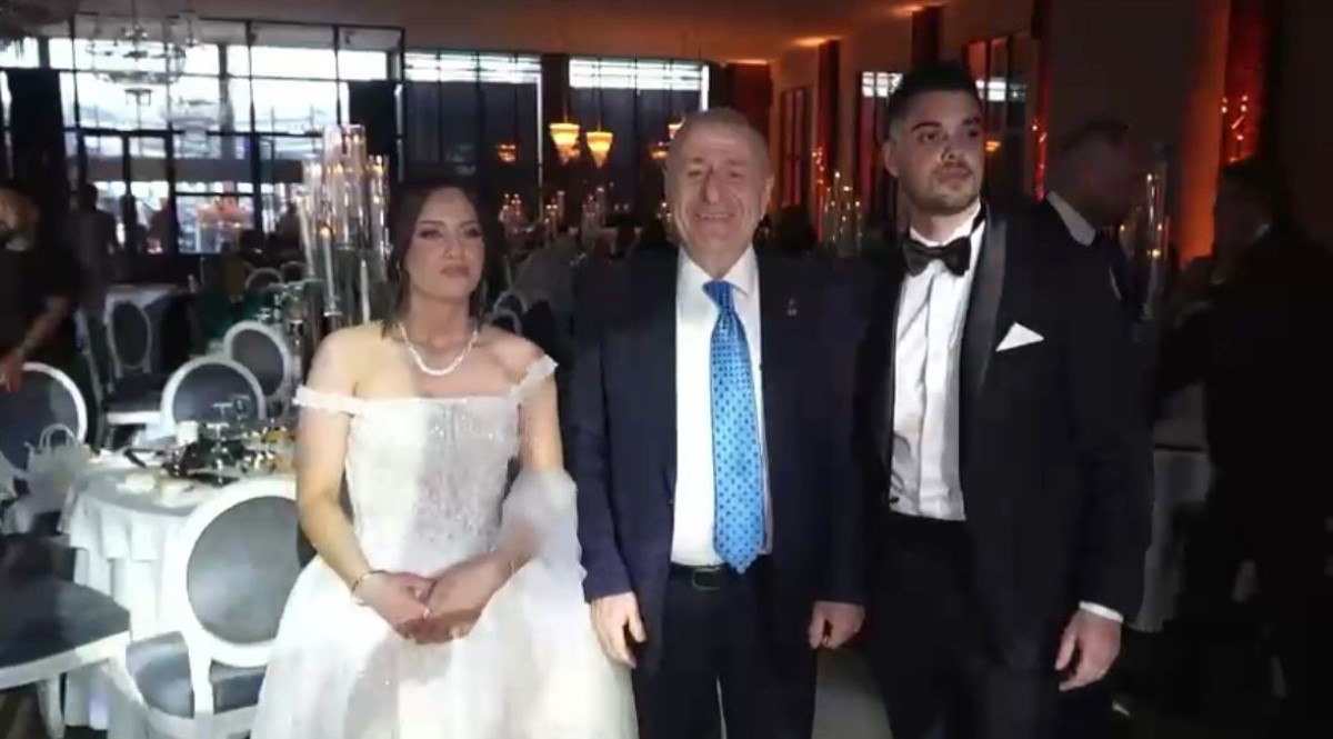 Özdağ ve Karamahmutoğlu Suna Acır Artelt'ın oğlunun düğününde buluştu