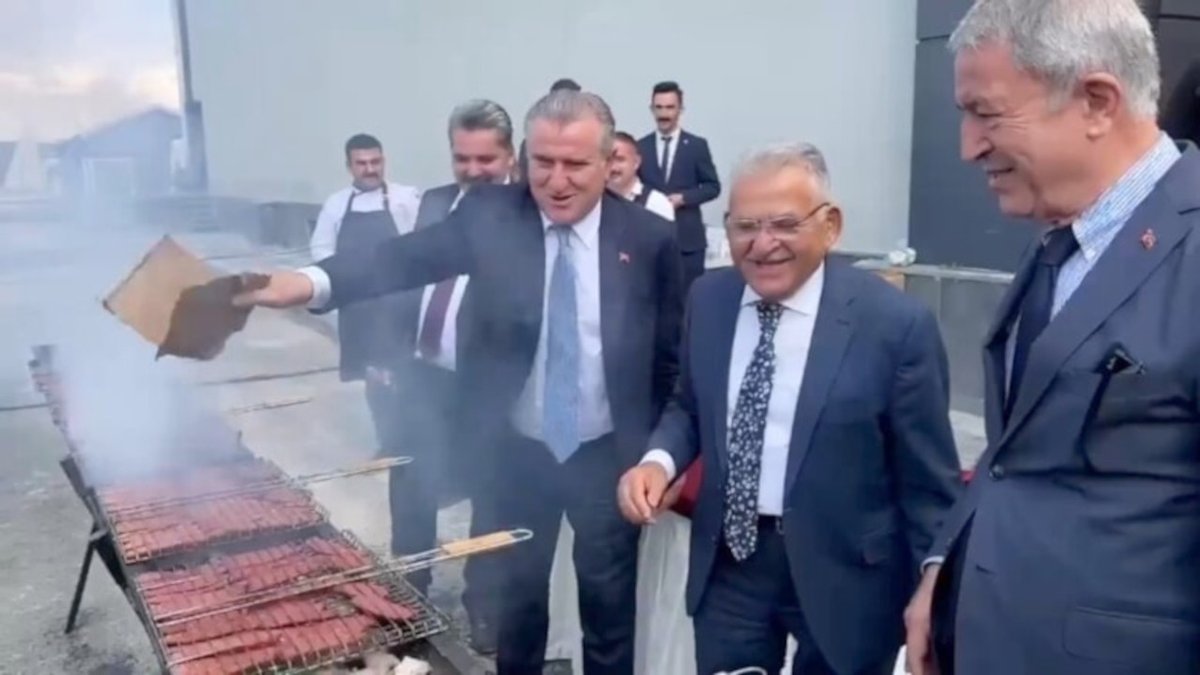 AKP'li başkandan sucuk savunması! Pişirmişler ama yememişler