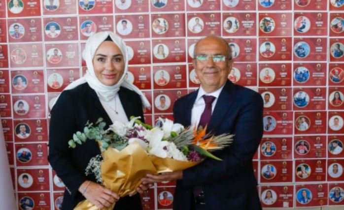 AKP'nin çift maaşlı ismine terfi