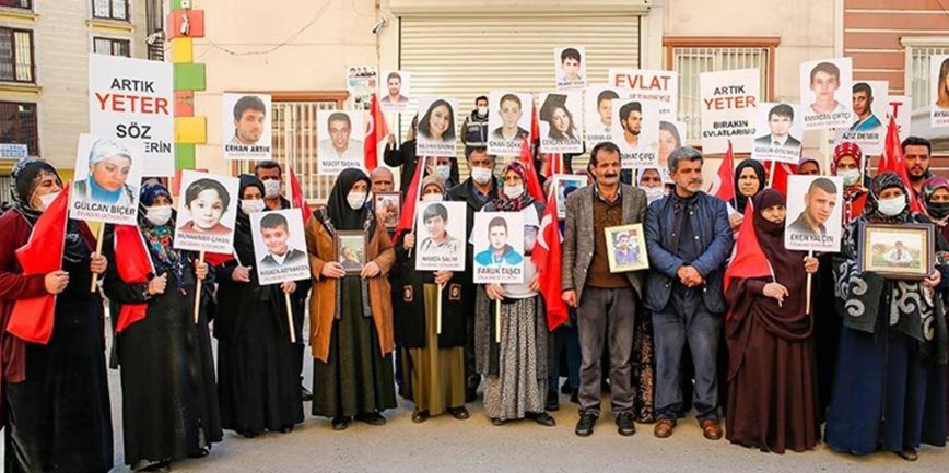 Yeni “çözüm sürecinin” ilk adımı: Diyarbakır anneleri dağıtıldı