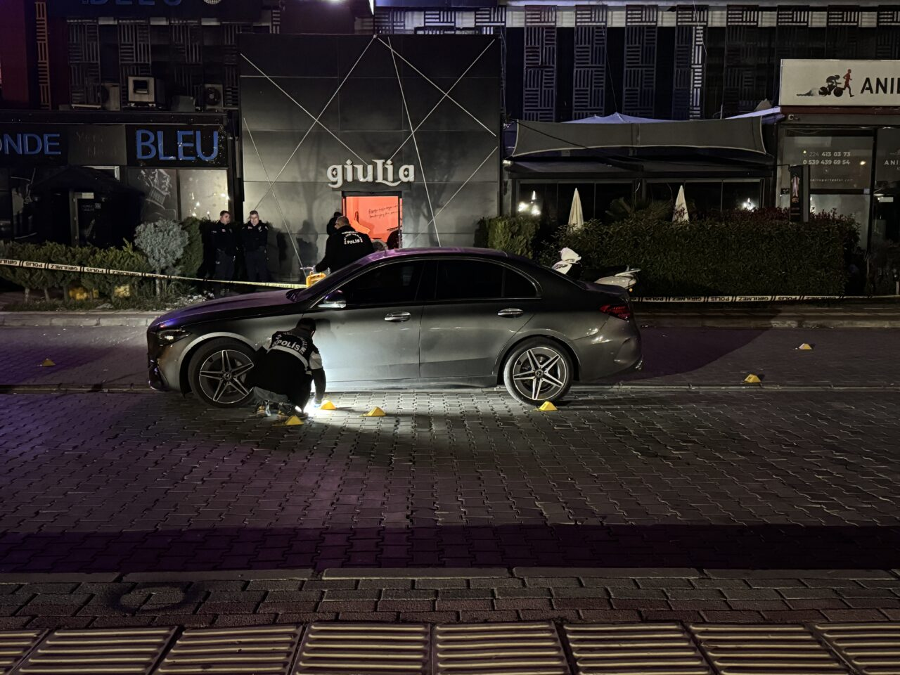 Gece Kulübünde Silahlı Kavga: 3 Kişi Yaralandı