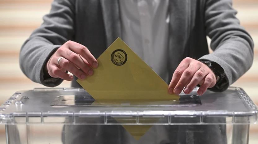 Son anketten çarpıcı sonuçlar: Zirvede fark 1'e indi