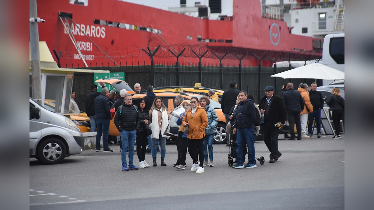İzmir Limanı'na MSC Sinfonia ile gelen 1.951 turist