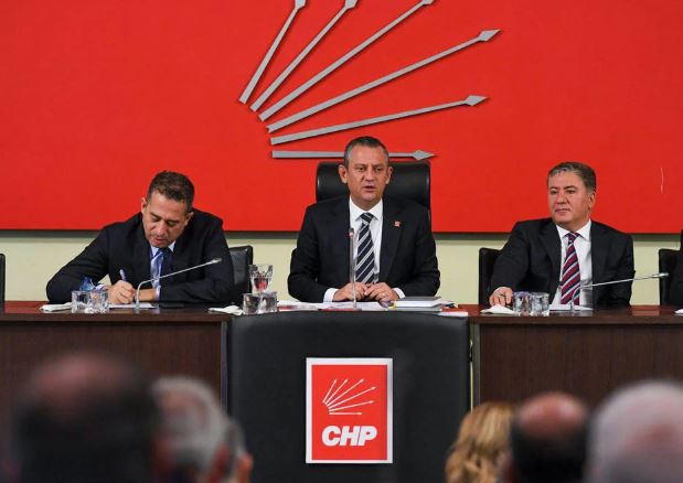 CHP'de vekillere sosyal medya uyarısı