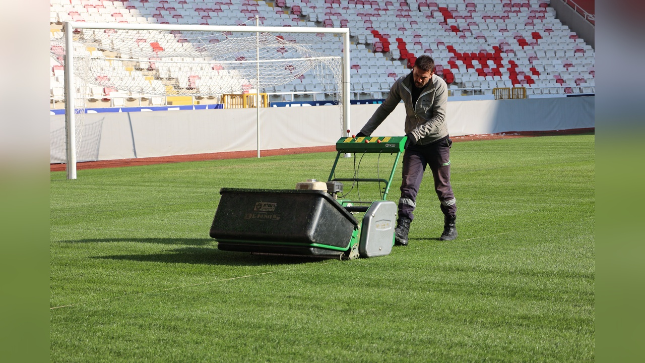 Sivas 4 Eylül Stadı, Galatasaray Maçına Hazırlanıyor