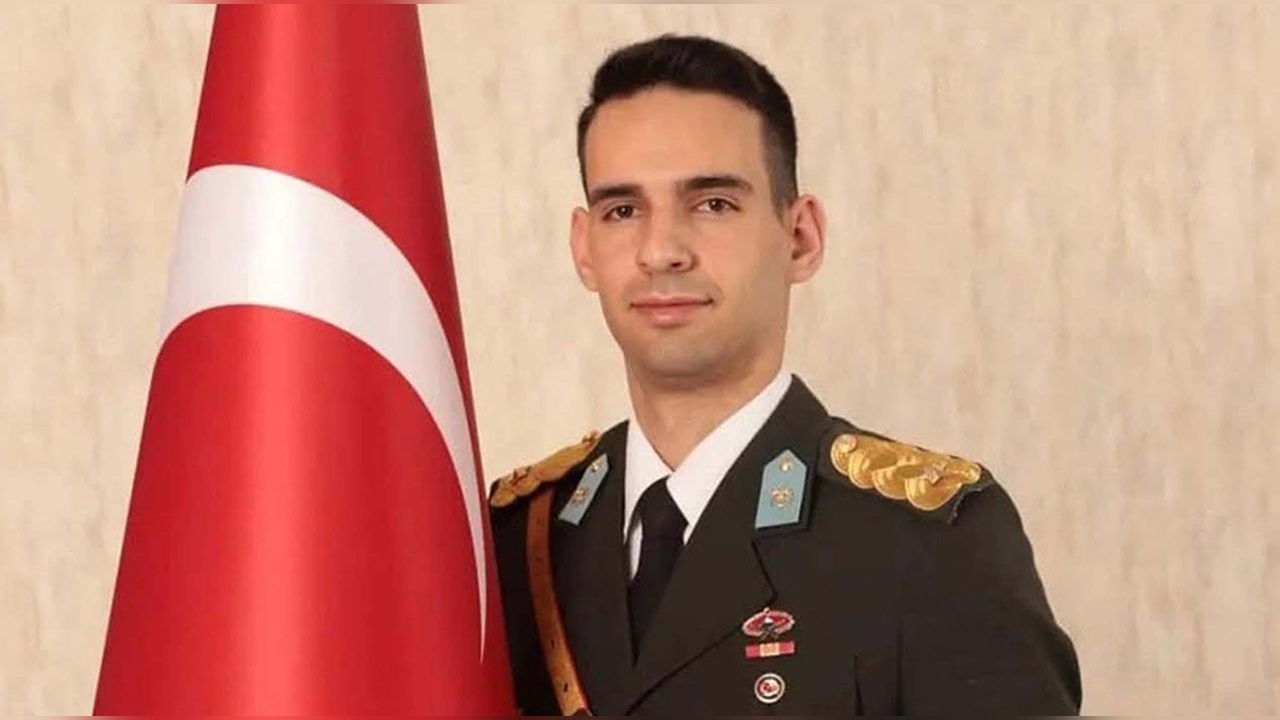 Şehit Teğmen Dut'un Naaşı İzmir'e Getirildi