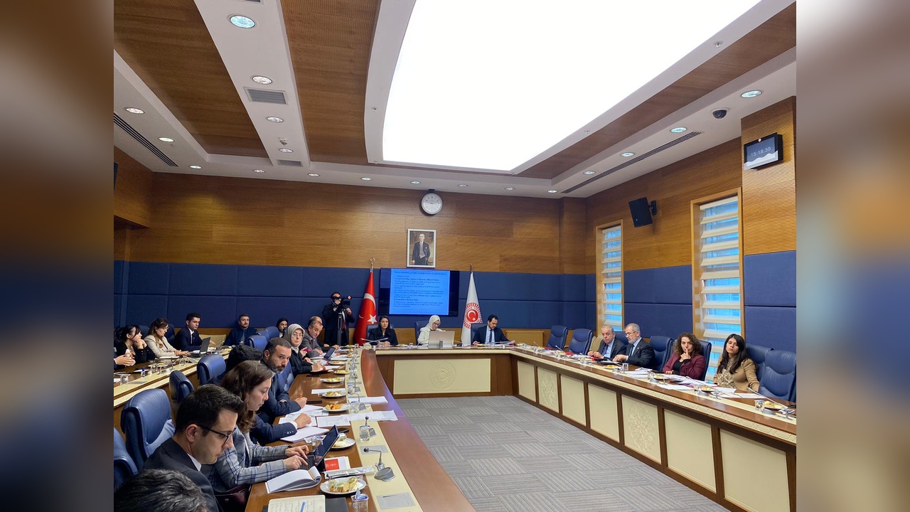 Sosyal Medyada Yaş Sınırı Tartışmaları Sürüyor