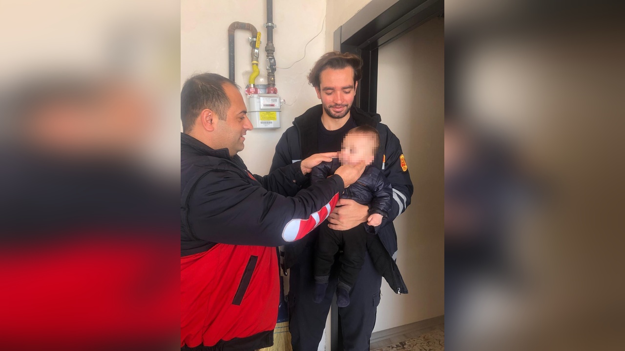 Küçük Ayaz Bebek, Evdeki Tehlikeden Kurtarıldı